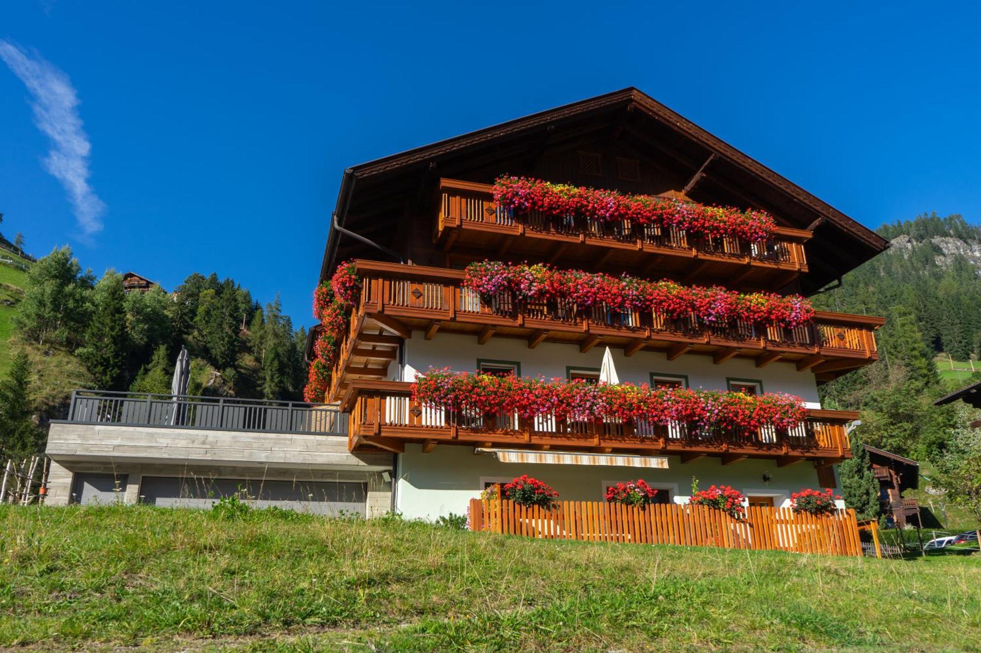 Gaestehaus Berger Sankt Jakob in Defereggen Exteriör bild