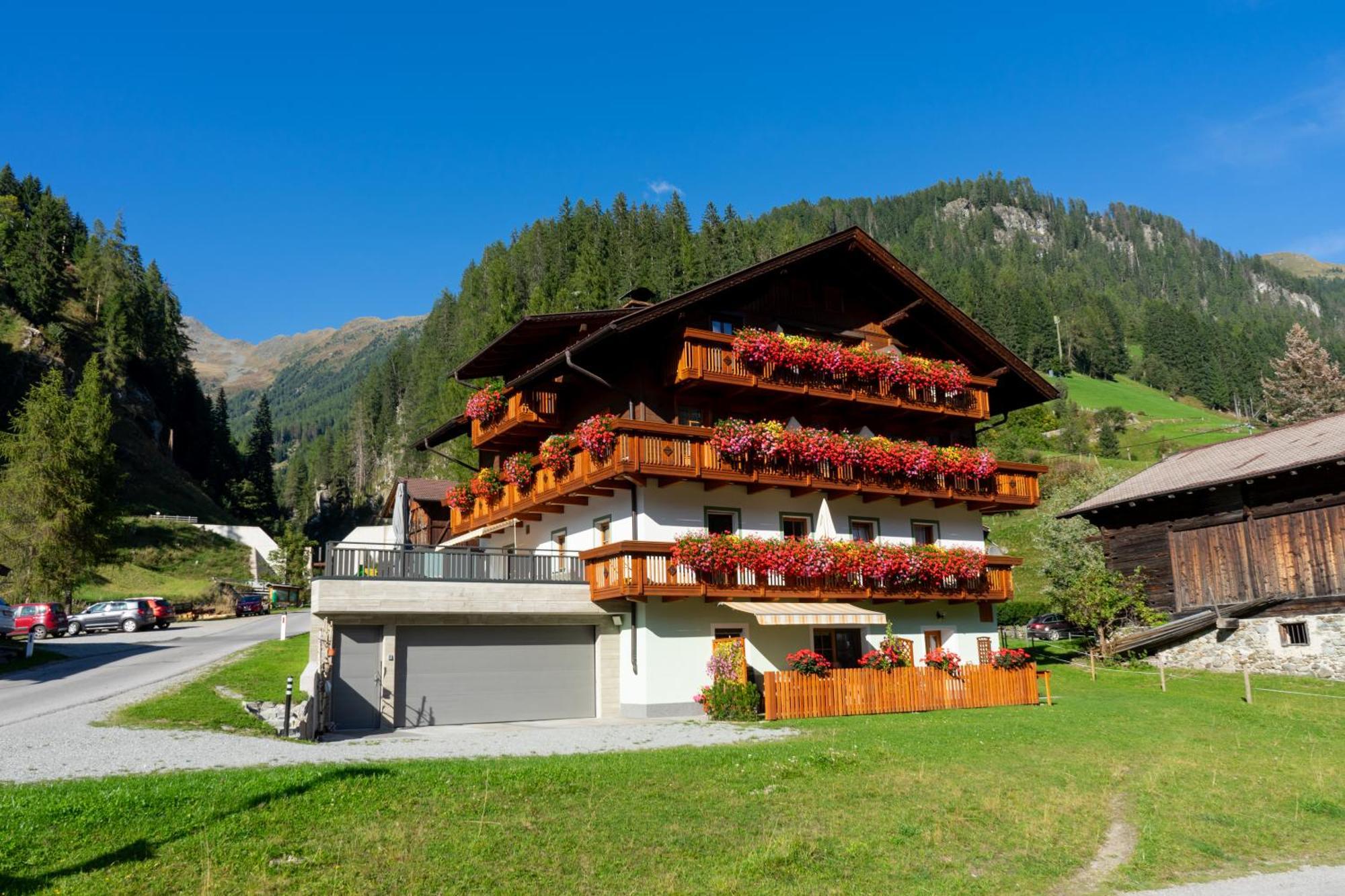 Gaestehaus Berger Sankt Jakob in Defereggen Exteriör bild